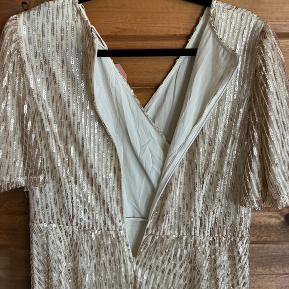 Ivy City Co Gold Midi Dress - Picture 6 of 10